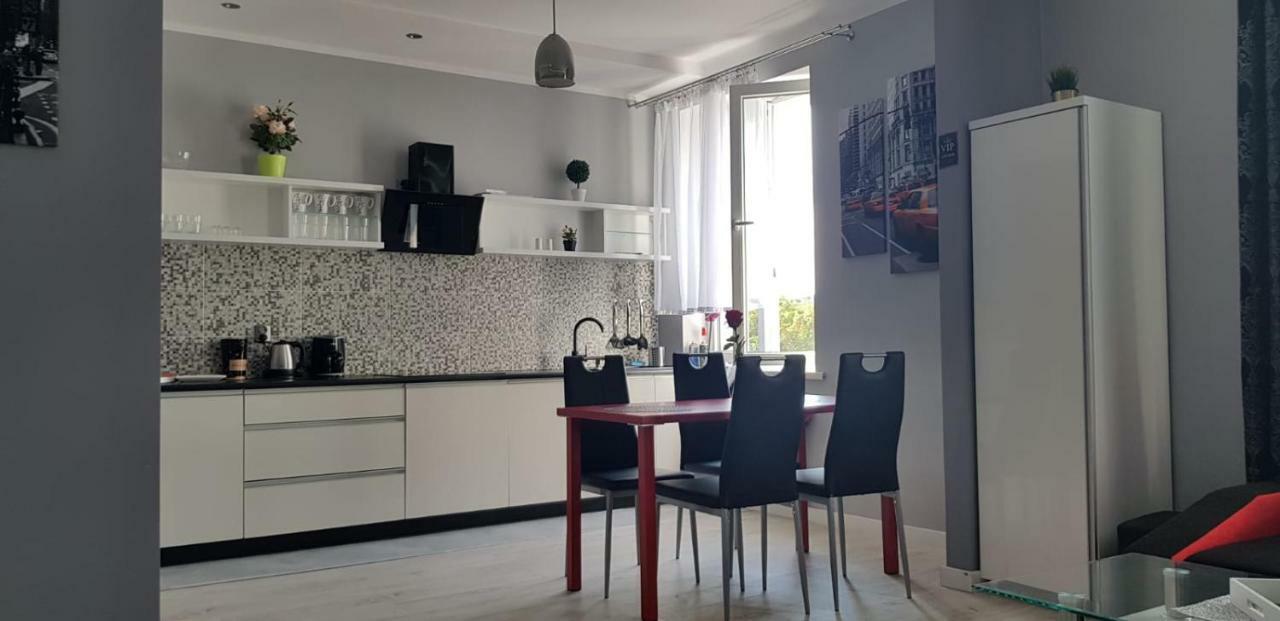 Apartamenty Sofija Deluxe Centrum Zielona Góra Exterior foto